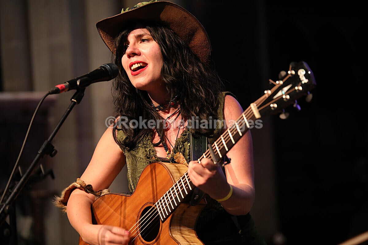 FOLK N BLUES-379 - FOLK and BLUES SEPT 2022