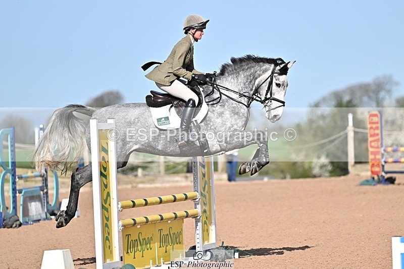 260408-100648-00083 - Cls 2 British Novice and 90cm