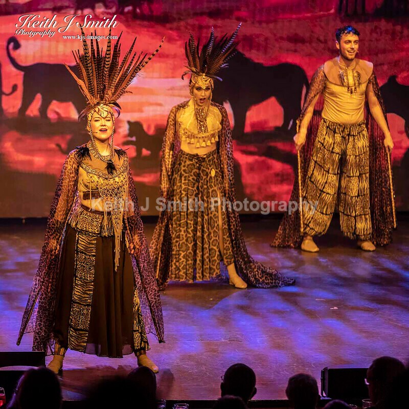 6KJS0388 - Ambition show team