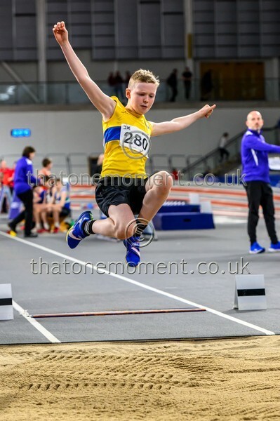 AgeInd25SUN-915290 - Field Male