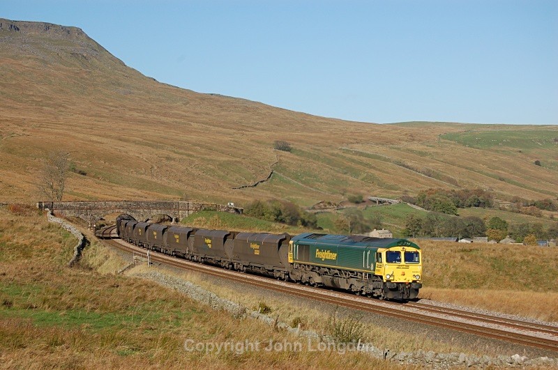 JL - 1.11.06 66951 6E73 Killoch - West Burton Ais Gill - Ais Gill (road bridge southbound)