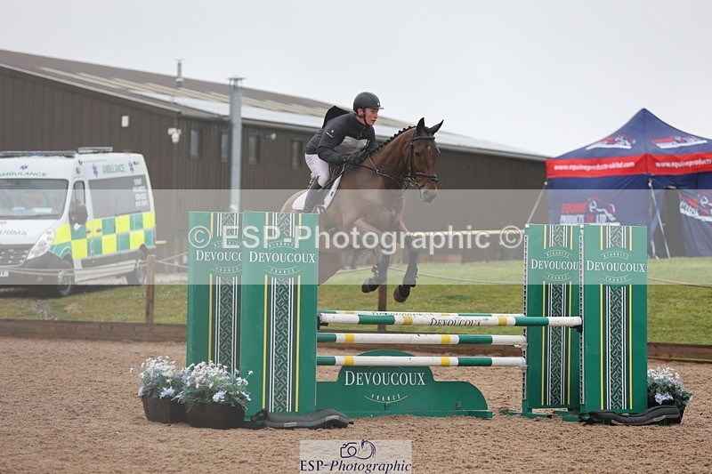 250418-120038-01795 - 025-Oliver.Thompson-HOLD.ME.TIGHT