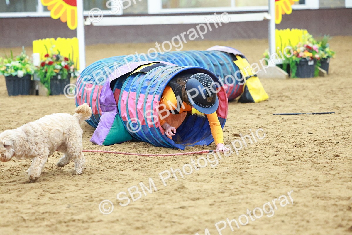 SBM_002364 - Class 3 - Horse & Hound (60cm)