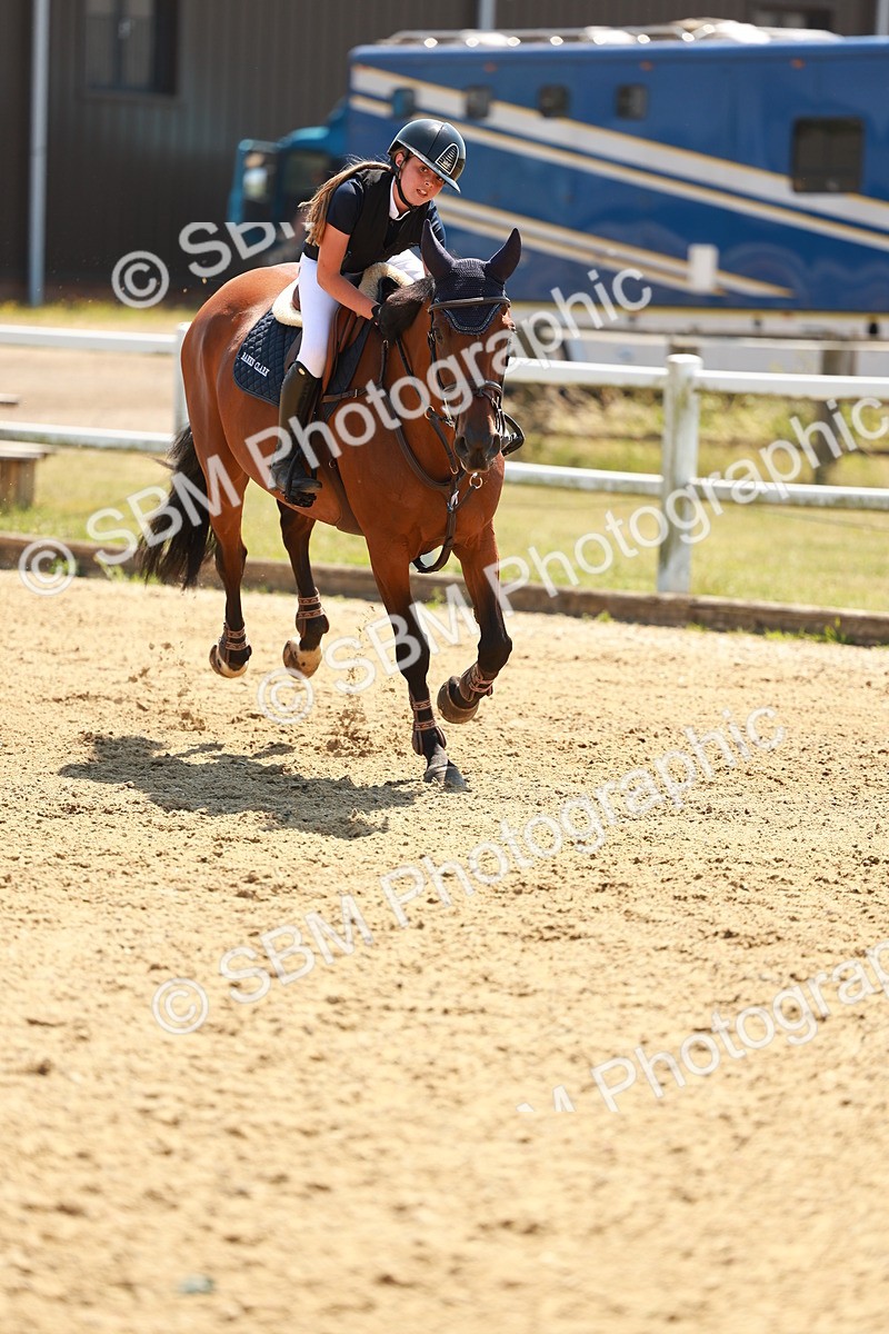 SBM_001688 - Class 4 - Senior Newcomers - 1.10m