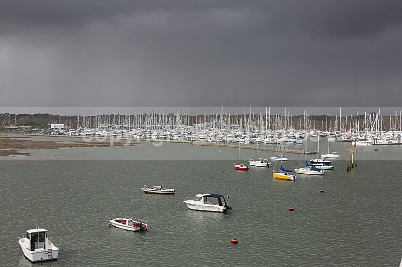 160410 LYMINGTON YACHT HAVEN Y92A0087 - Scenery