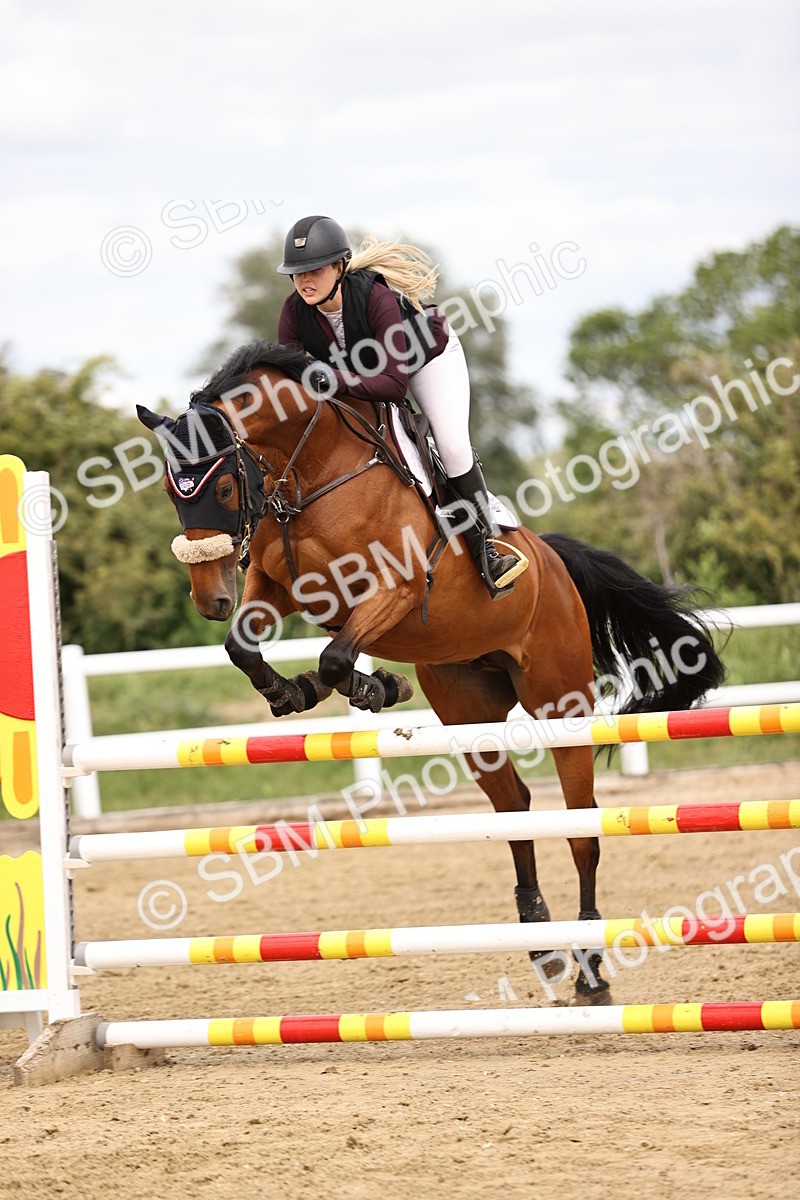 SBM_003291 - Class 11 - Senior Newcomers - 1.10m