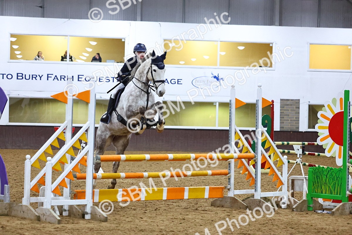 SBM_002899 - Class 6 - Holly & Ivy Stakes - 90cm