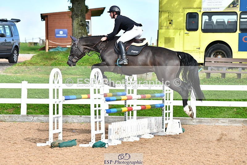 230819A-160810-01121 - Cls 33 1.05m Amateur Qualifier