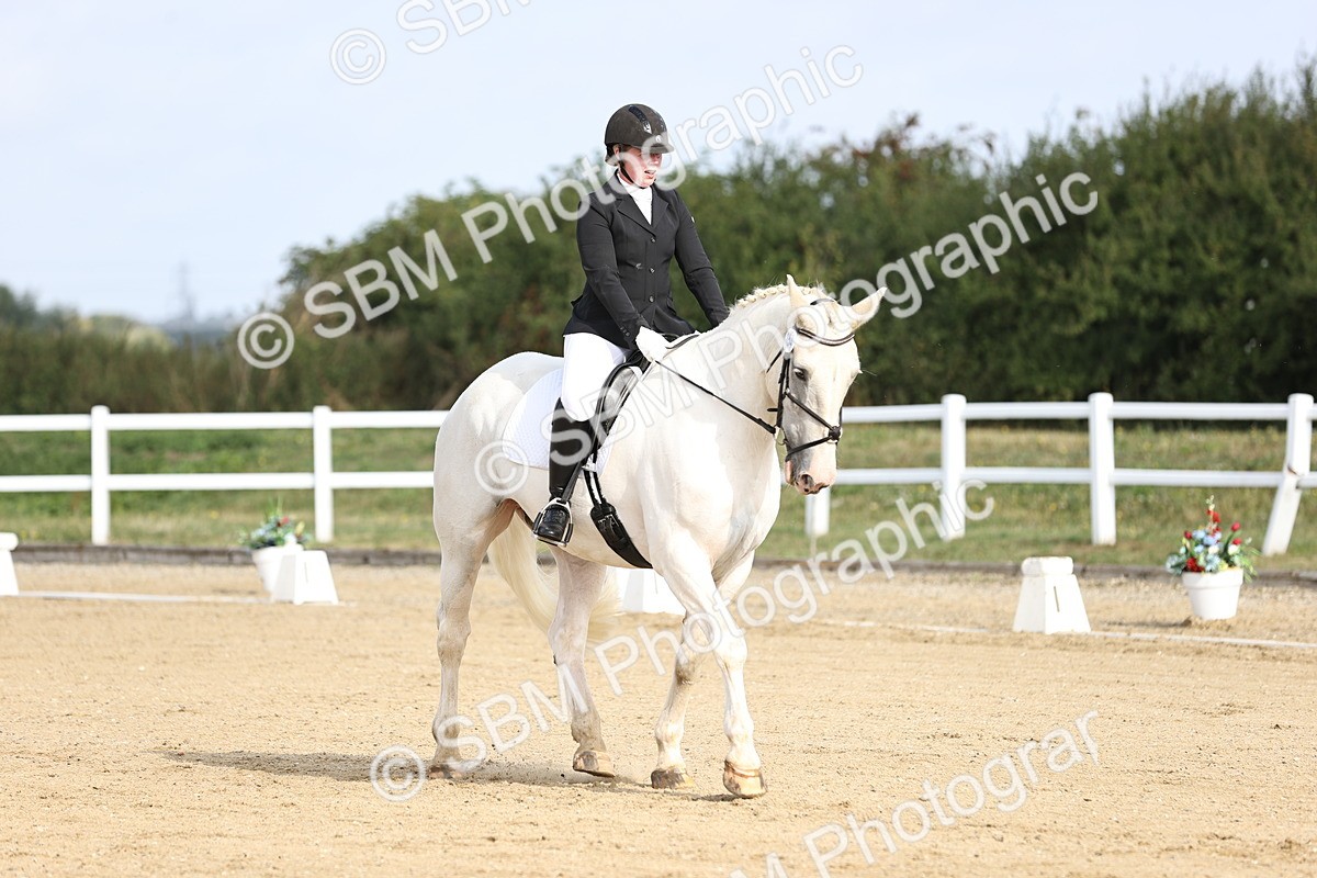 SBM_015382 - Class 14 - Novice 23 - 9.05-10.08