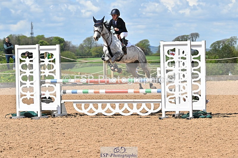 240504A-125110-01652 - Cls 4 Blue Chip Pony Newcomers & 1m Open