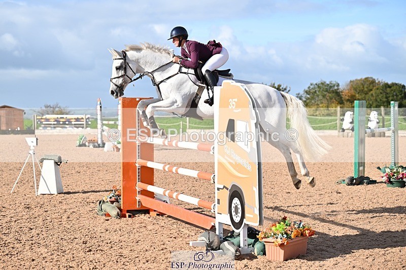 251005-103900-02818 - Cls 15 Foxhunter and 1.20m