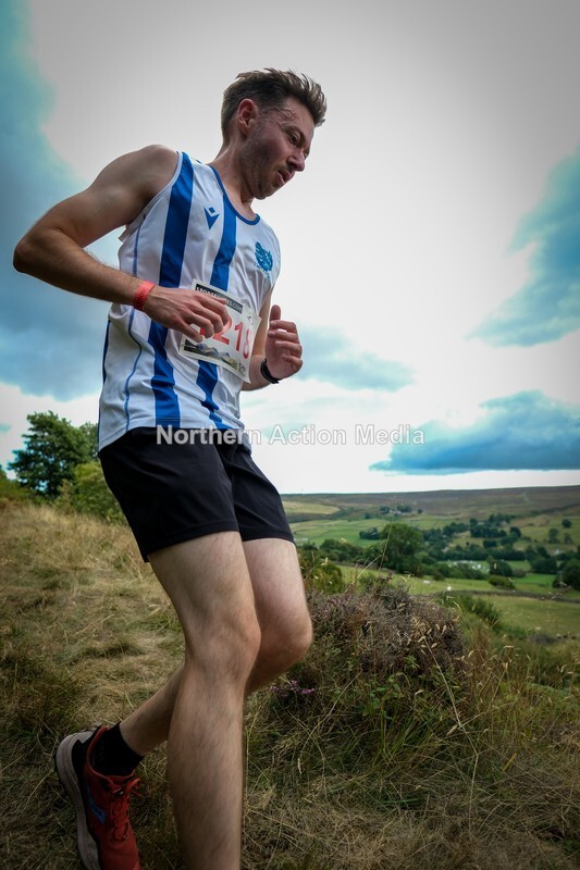 DSCF5343 - Reeth Fell race seniors