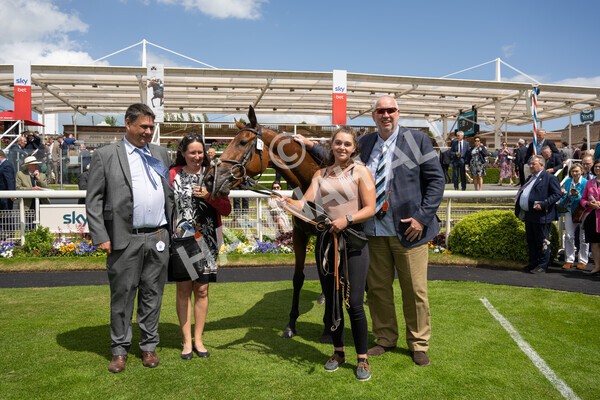 yr10062022r1-37 - Race 1 2.00pm Constant Security Gentlemen Amateur Riders Stakes