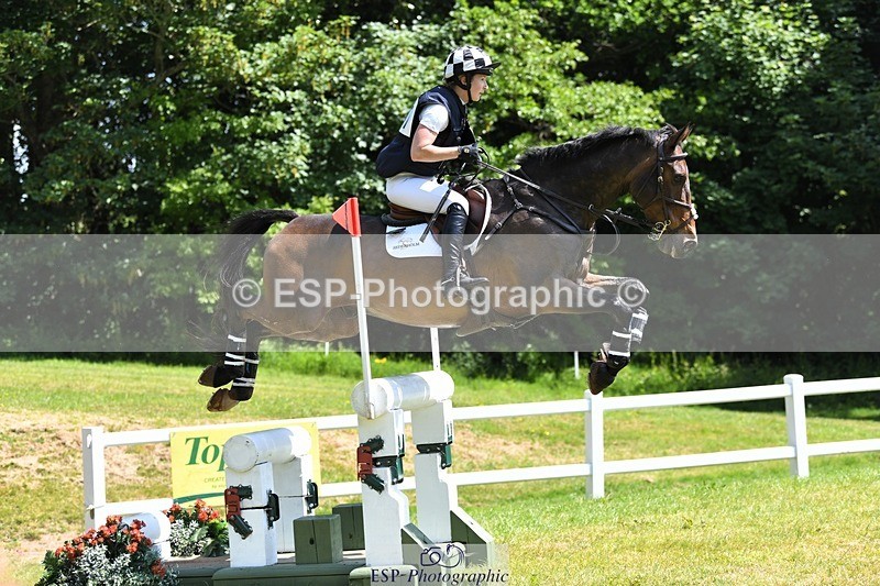 230528-112403-16442 - 407-KING_OF_THE_SWINGERS-Louise_Bradley-XC