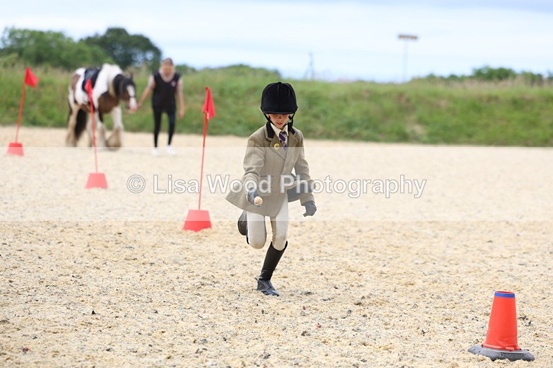 3E7A0129 - Egg and Spoon