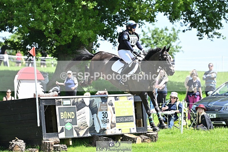 240525-124449-14199 - 101-MORELANDS_CASANOVA-Daisy_Bathe