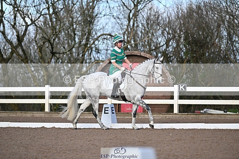 241214-111822-01365 - 105-Janine.Paterson-Machas.Grey