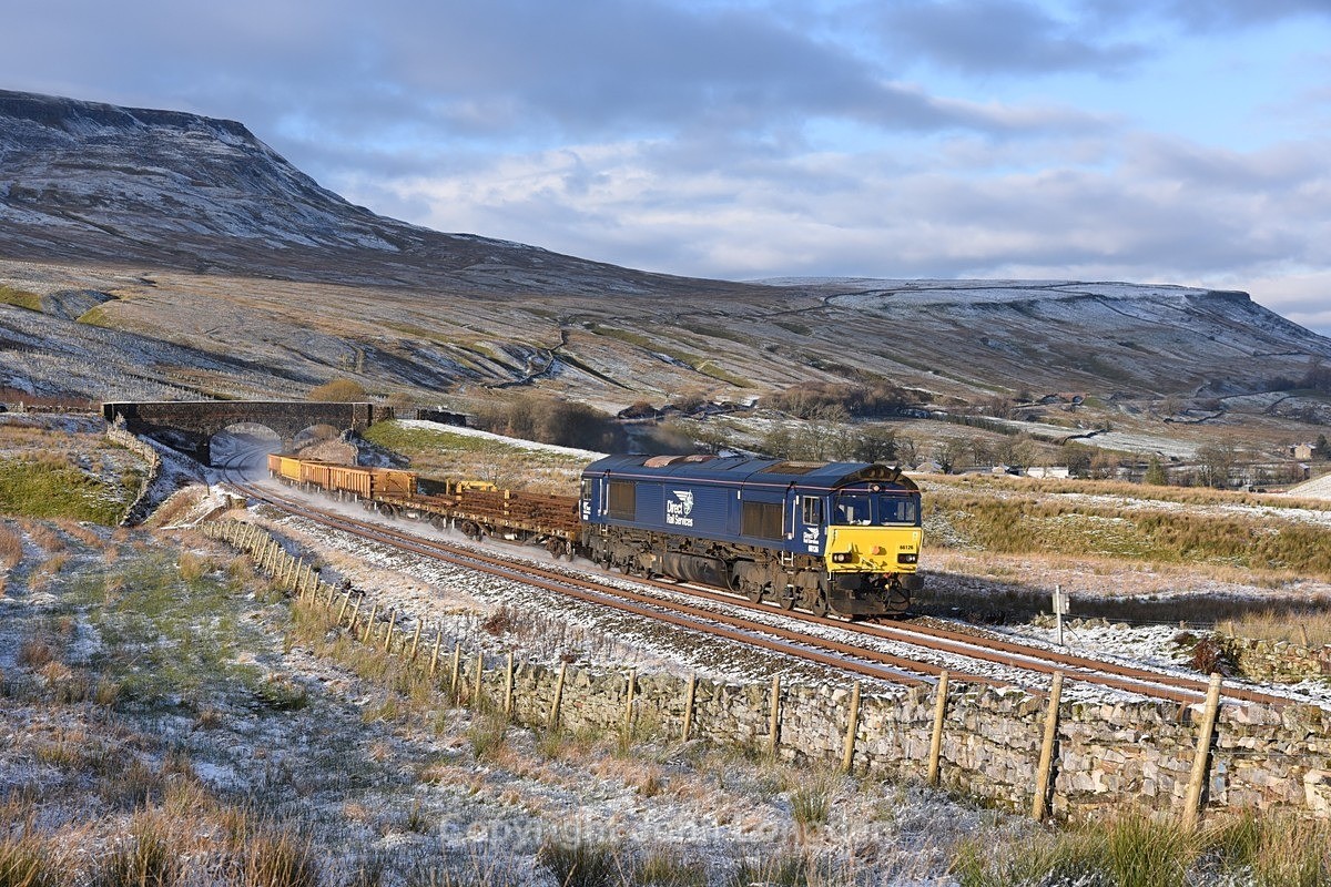 JL - 30.11.23 66126 6K05 Carlisle - Crewe, Ais Gill - Ais Gill (road bridge southbound)