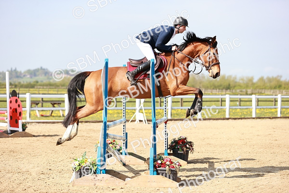  - Class 21 - Senior British Novice - 90cm