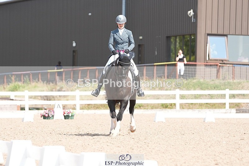 250817-122406-09033 - 163-Hannah.TownleyThe.Domino.Effect