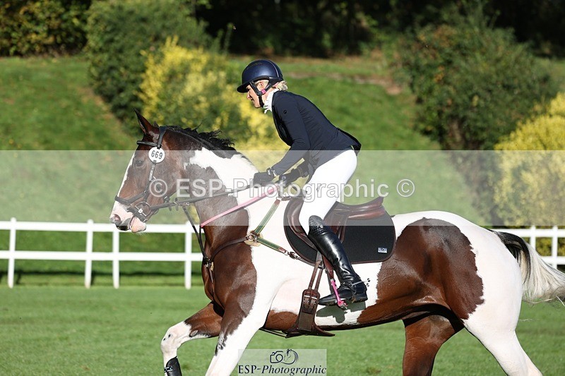 231022-101552-24420 - 669-FOXRIDGE.HIGH.JINX-Claire.Deuten-TrotUp+SJ