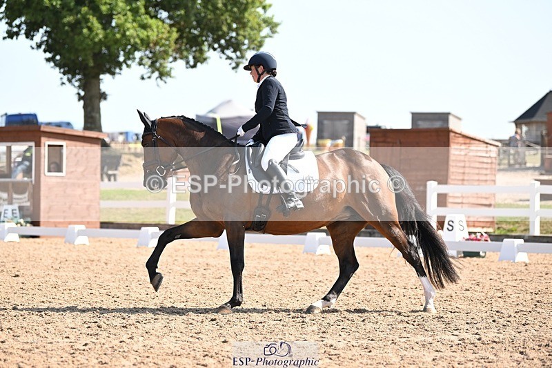 250816-105047-03469 - 047-Hannah.RogersWoodendfarm.Viva