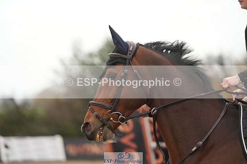251107-131815-01121 - Cls 6 Foxhunter and 1.20m Open