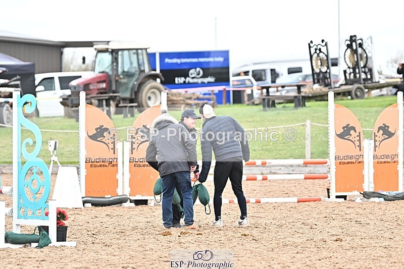 250414-104744-00246 - 80cm Round 1