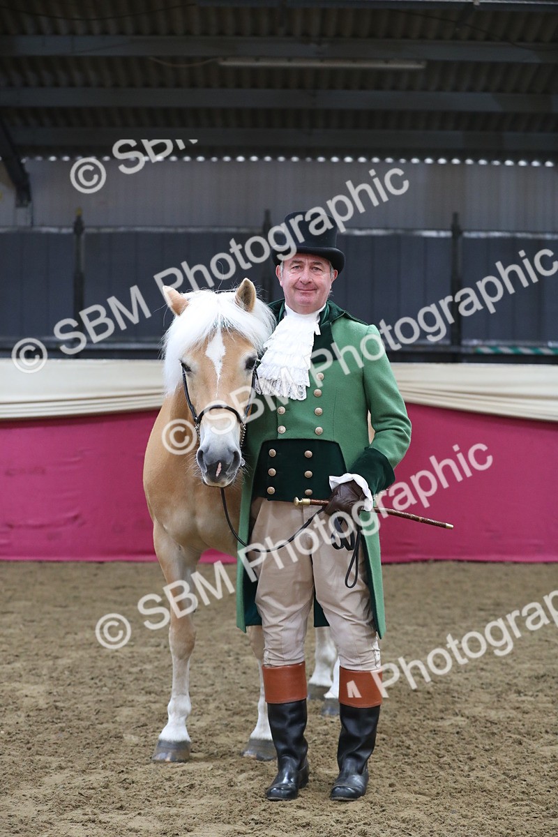 SBM_10822 - Class 103 IH Costume