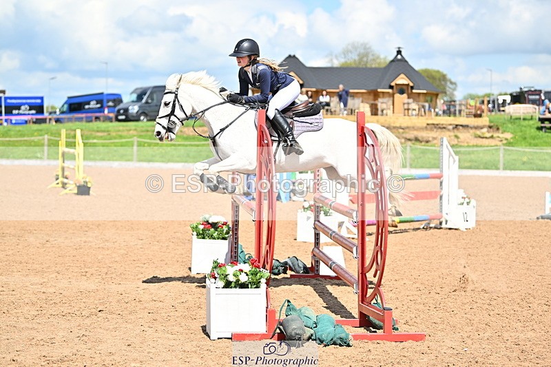 240504A-123913-01609 - Cls 4 Blue Chip Pony Newcomers & 1m Open