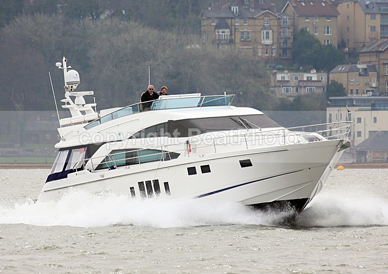 140330 LOU FAIRLINE SQUADRON WT7A4382 - Flybridge Cruisers
