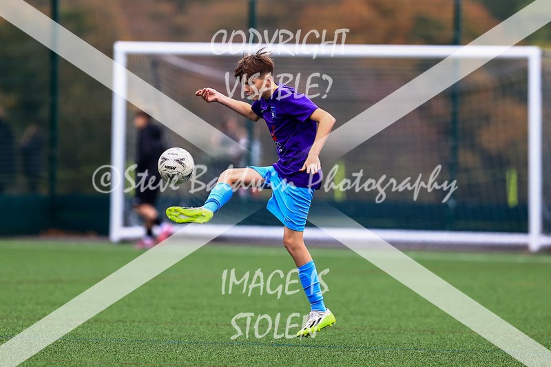 1DX30634 - 2025-10-12 FC Abbey Meads U14 Orange V Kingsdown Lions U14