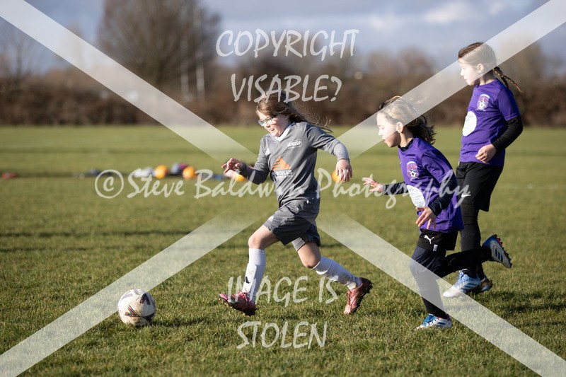 1DX31249 - 2026-01-17 FC Abbey Meads U9 Purple Girls V Develop FC U9 Girls