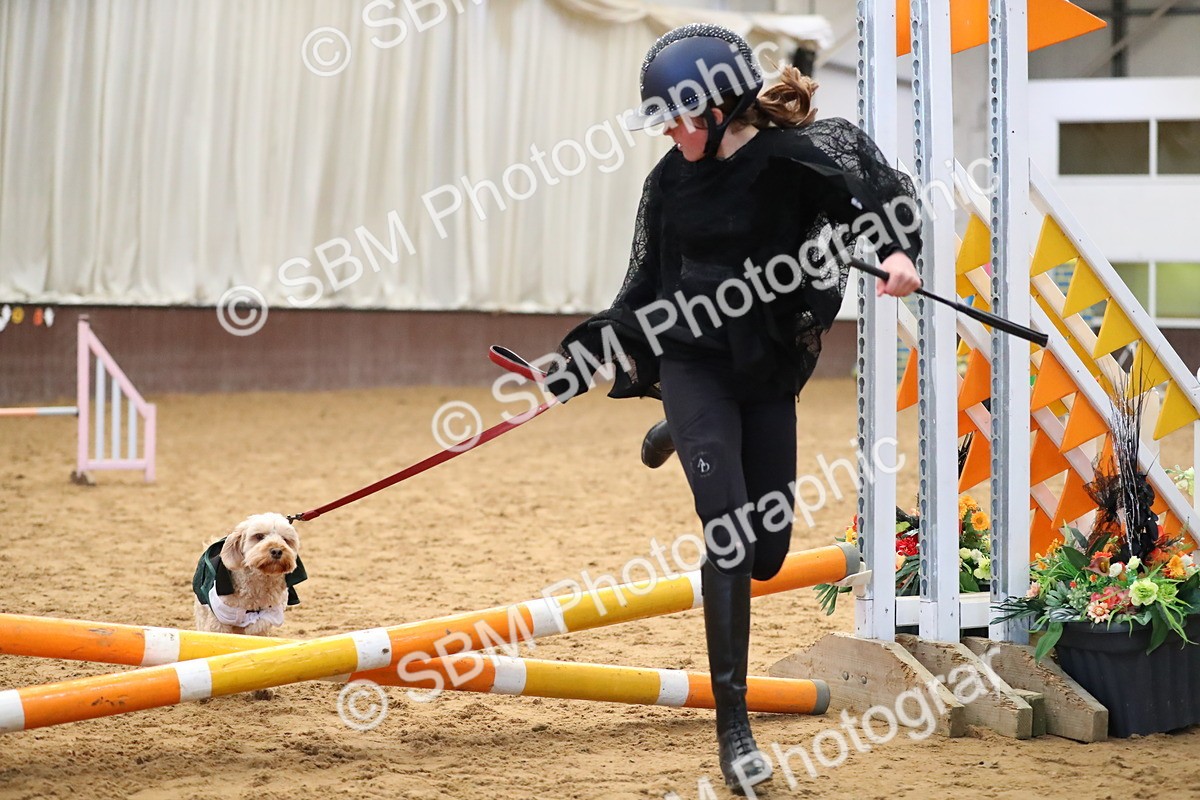 SBM_001057 - Class 3 - Horse & Hound