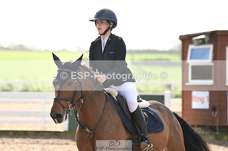 241026A-115805-00840 - SAT Cls 8 Pony Discovery and 90cm Open