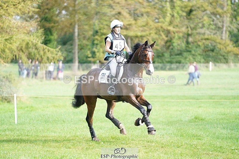 231020-113052-06933 - 045-HILDARE.REGARDE.MOI-Danielle.Mccormack-XC