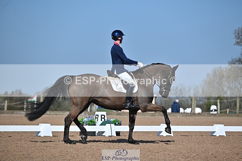 250405-094617-09852 - 117-Myles.Graham-Nibeley.Black.Pearl