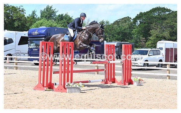 BPP_1047 - CLASS 4 FRI Newcomers/ 1.10m Open