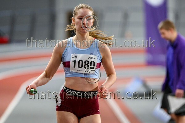 CombiMast25-925640 - Track Female Set One