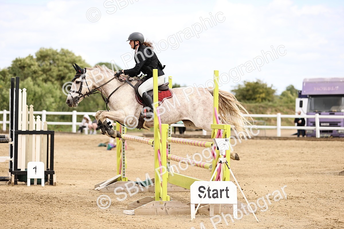 SBM_000326 - Class 4 - 1m showjumping