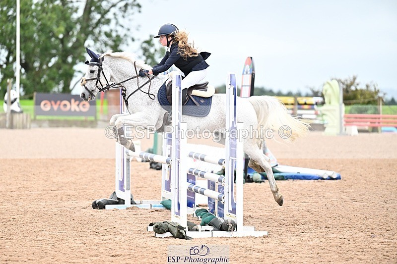 250920-154128-01770 - Cls 21 Pony Intro 80cm Derby