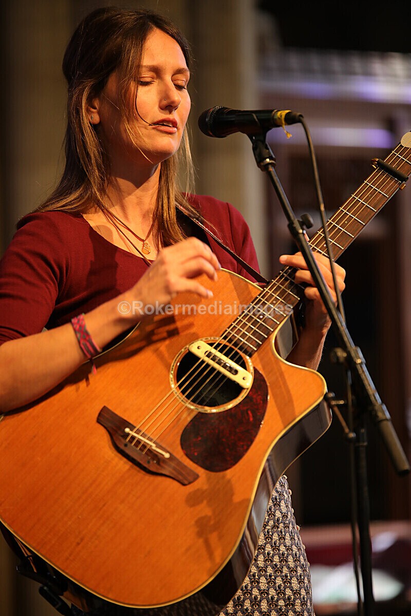 FOLK N BLUES-104 - FOLK and BLUES SEPT 2022