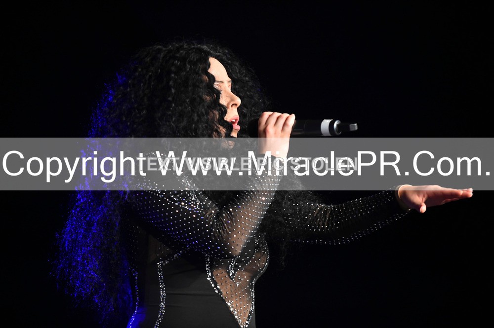 SH4_6368 - The Cher Experience