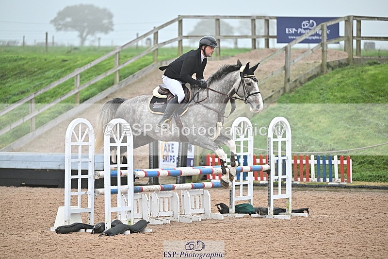 241103A-101417-06593 - SUN Cls 18 British Novice and 90cm Open