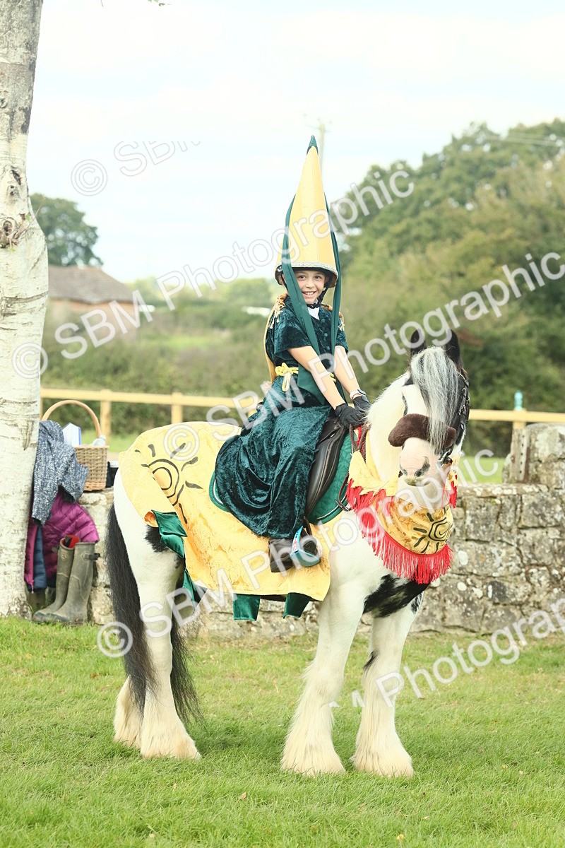 SBM_63574 - S35 - Fancy Dress Showing