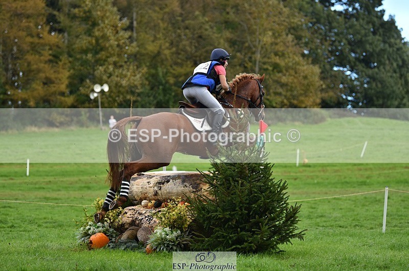 231022-132016-28853 - 322-BALLYBOLGER.LIONMAN-Sarah.Perry-XC