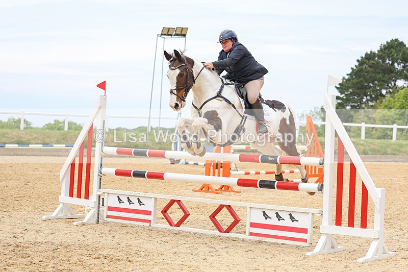 3E7A9383 - Class 8: Senior Newcomers/1.10m open