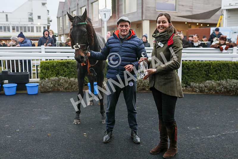 110124-Race 6-Shantou Moon-5485 - Race 6