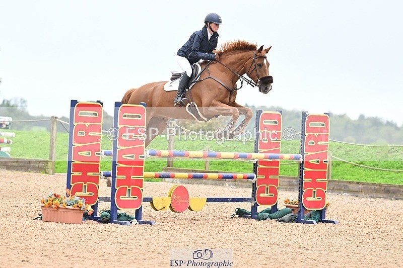 251003-115607-00611 - Cls 2 Newcomers and 1.10m