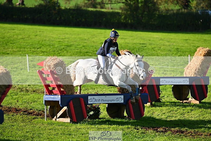 251025A-151047-21383 - G-526-Helen.Hickson